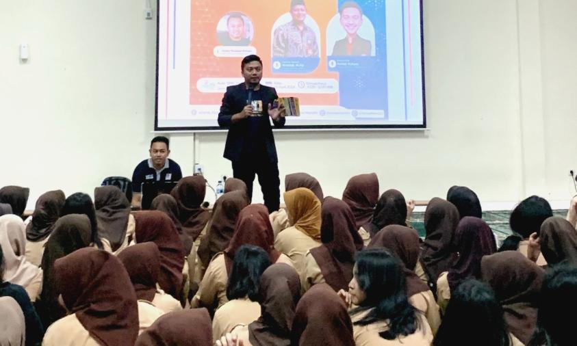 Bantu Siswa Temukan Jati Diri, Universitas Nusa Mandiri Bersama SMK Pembangunan Jaya Yakapi Sukses Gelar Seminar Kolaborasi